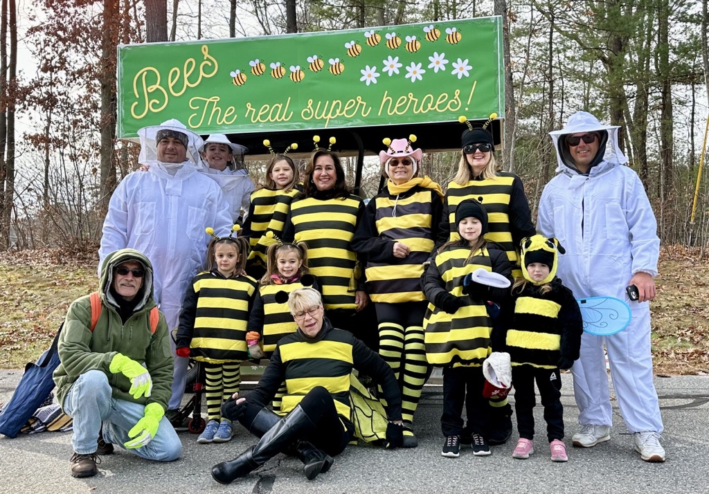 Salem Friendship & Garden Club at Salem's Santa Parade